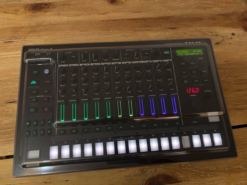 Roland TR 8S de segunda mano · Foto 5 de 7 · Barcelona · 650 €