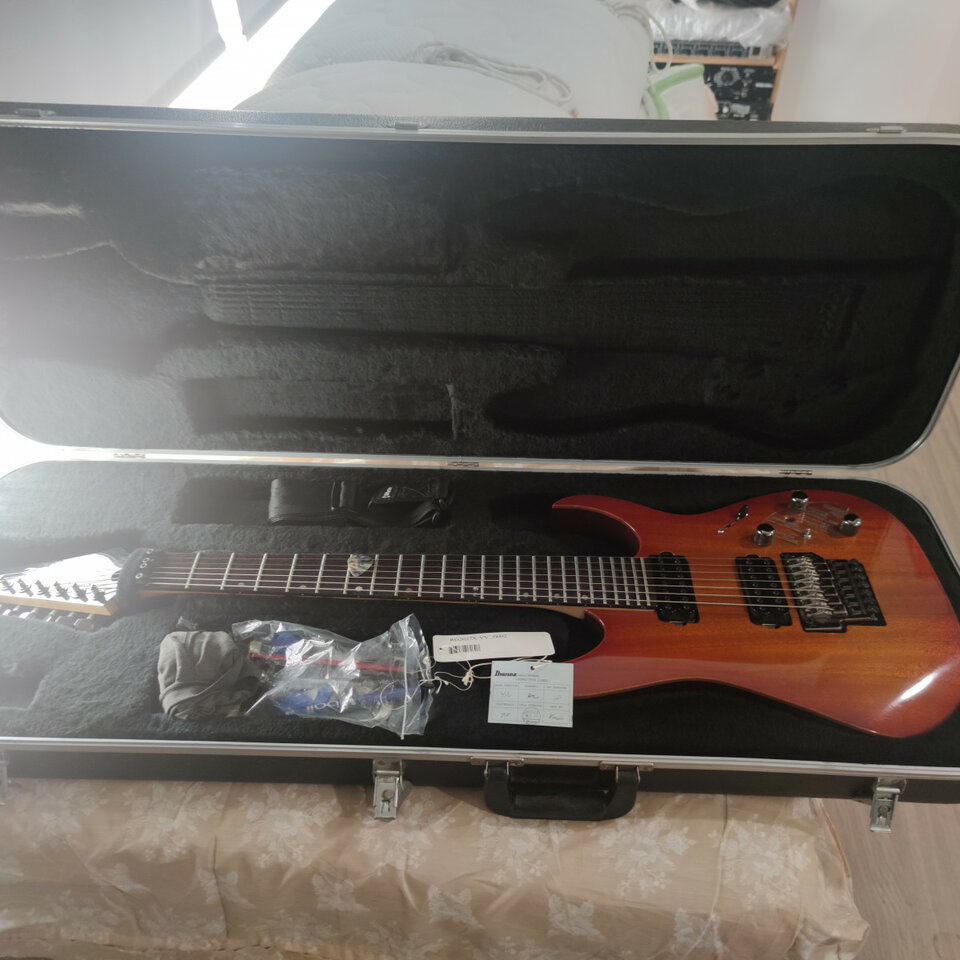 CAMBIO Brutal! Ibanez Japan RG2027 PIEZO + Bare Knuckle Aftermath( leer)