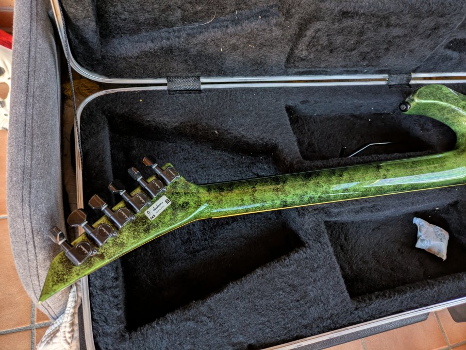 Jackson SLAT3-6 Soloist Archtop (Japón), EMG Glenn Tipton, estuche original