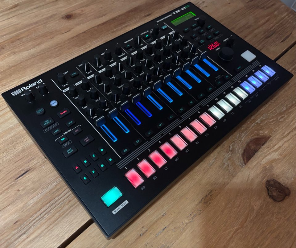 Roland TR 8S de segunda mano · Foto 6 de 7 · Barcelona · 650 €