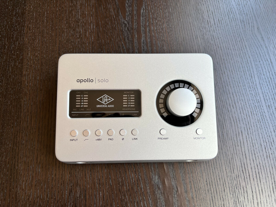 Interfaz Apollo Solo + UAD-2 Satellite Octo + Plugins Universal Audio