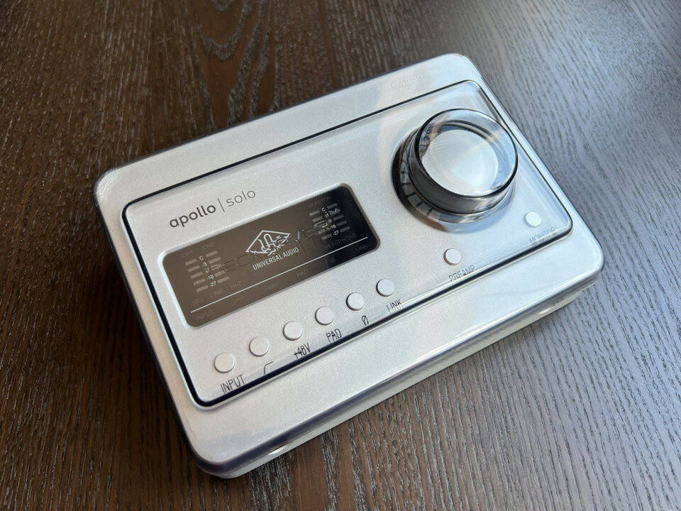 Interfaz Apollo Solo + UAD-2 Satellite Octo + Plugins Universal Audio