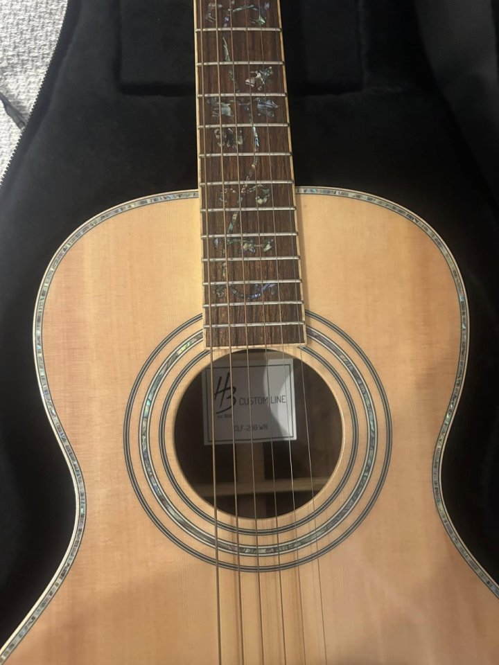 Guitarra acustica parlor HB de segunda mano · Foto 2 de 4 · Huelva · 180 €