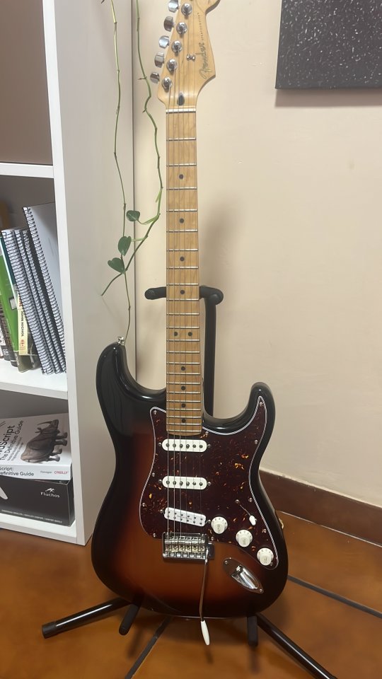 Fender Stratocaster Edición Limitada Fat 50s (Venta o Cambio) de segunda mano · Foto 10 de 10 · Valencia · 750 €