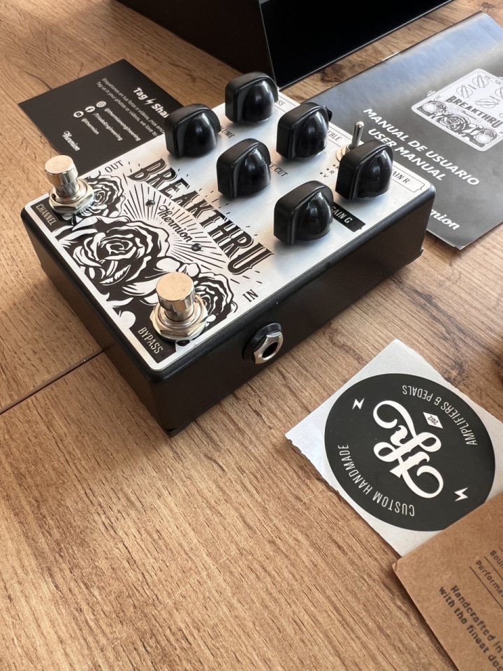 Vendo pedal Thermion Breakthru Distortion 165 € de segunda mano · Foto 4 de 8 · Ourense · 165 €