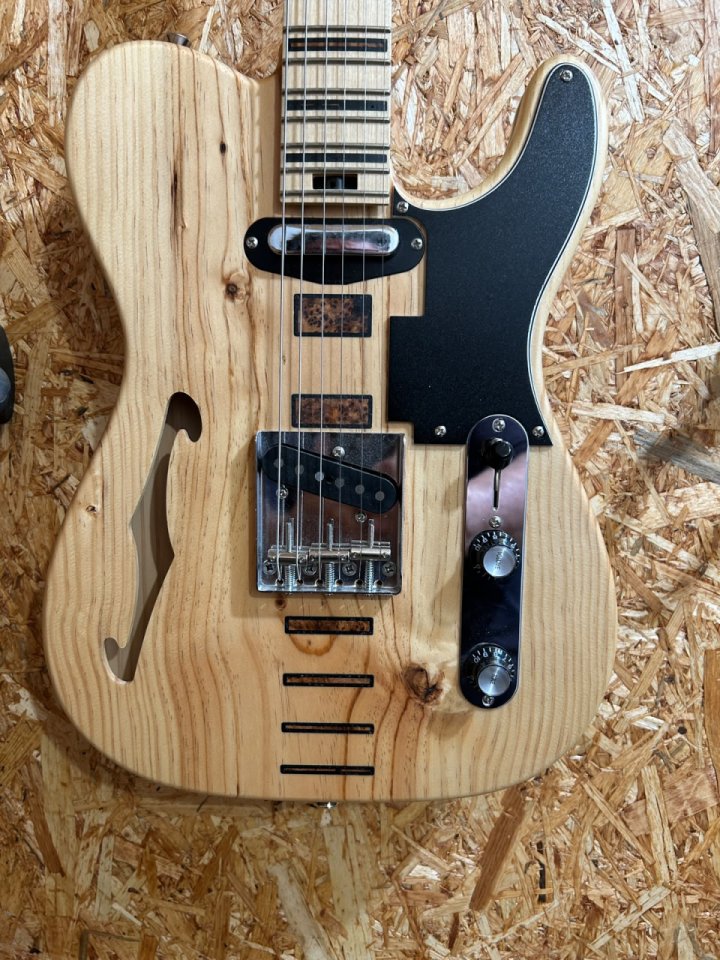 Guitarra eléctrica tipo Telecaster de segunda mano · Foto 3 de 5 · Illes Balears · 600 €