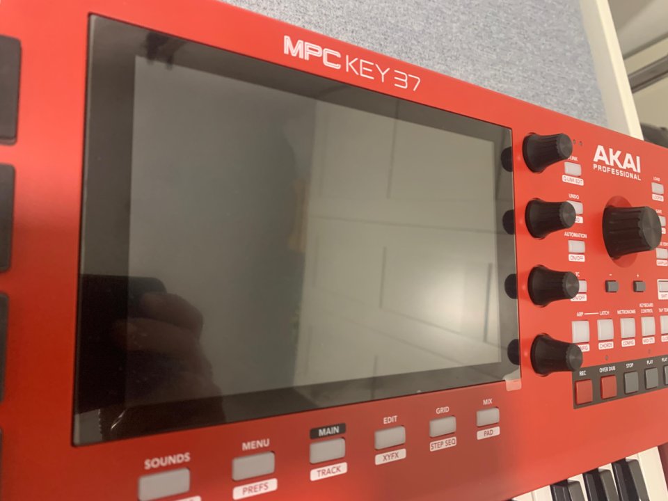 Akai MPC Key 37 + Decksaver de segunda mano · Foto 4 de 9 · Granada · 575 €