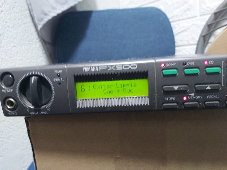 Procesador multiefectos Yamaha FX500