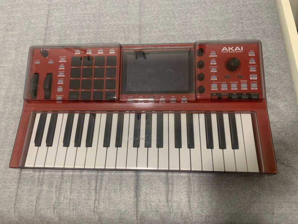 Akai MPC Key 37 + Decksaver de segunda mano · Foto 5 de 9 · Granada · 575 €