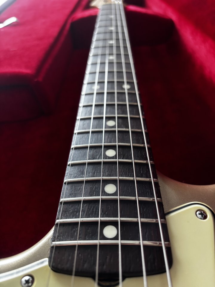 Réplica Stratocaster pre-CBS 1964 Shoreline Gold a piezas Fender ZURDO