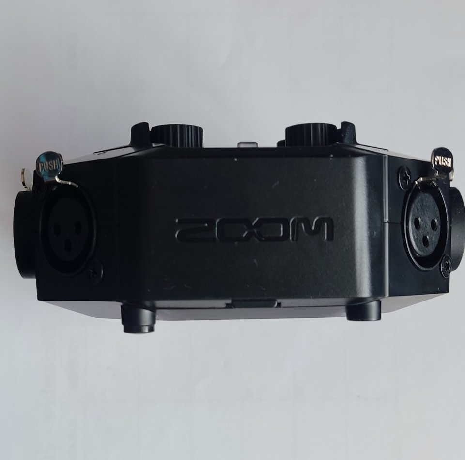 Grabadora Zoom hasta 12 canales de segunda mano · Foto 5 de 10 · SC Tenerife · 300 €