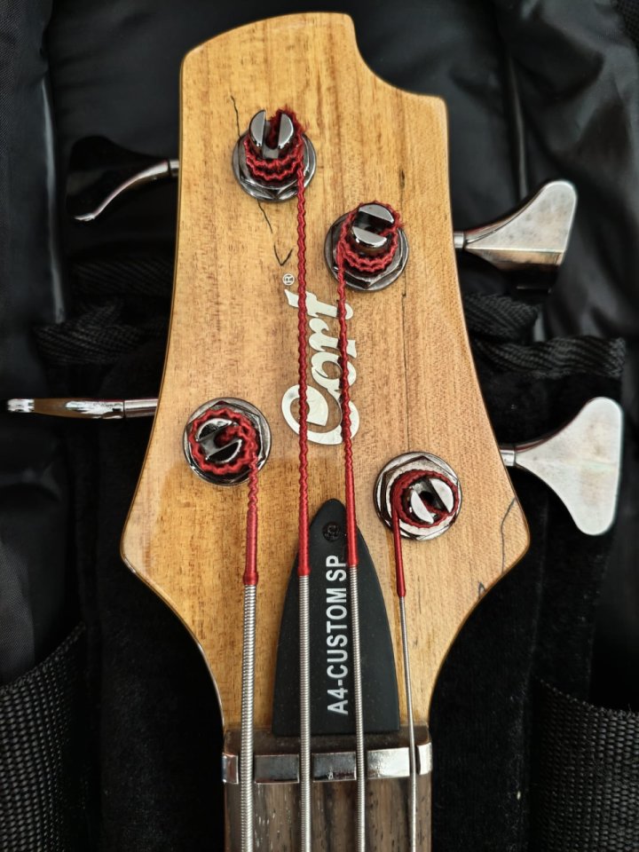 Bajo Cort Artisan A4 Custom SP 4 cuerdas de segunda mano · Foto 3 de 4 · Barcelona · 899 €