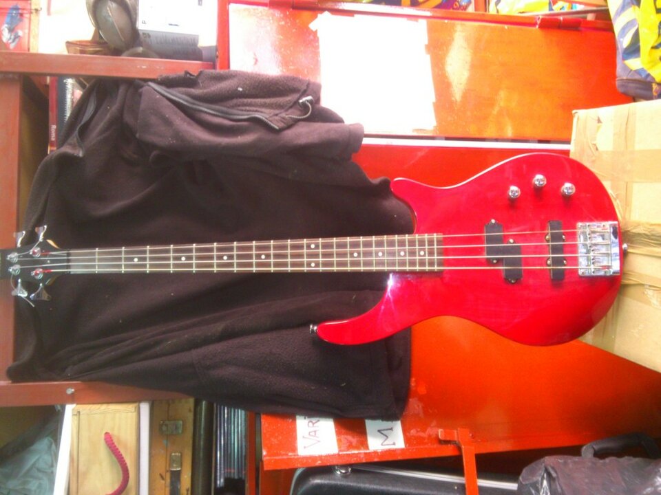 BAJO DE 4 CUERDAS PHIL