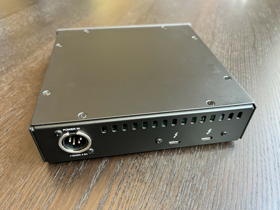 Interfaz Apollo Solo + UAD-2 Satellite Octo + Plugins Universal Audio