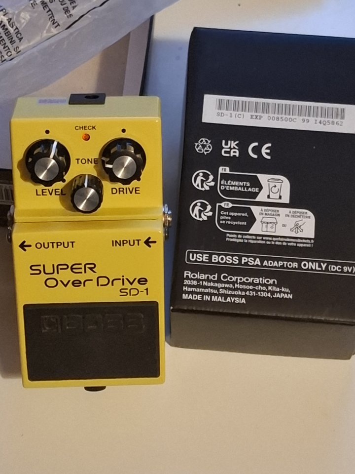 Vendo BOSS SD1 SUPER OVER DRIVE