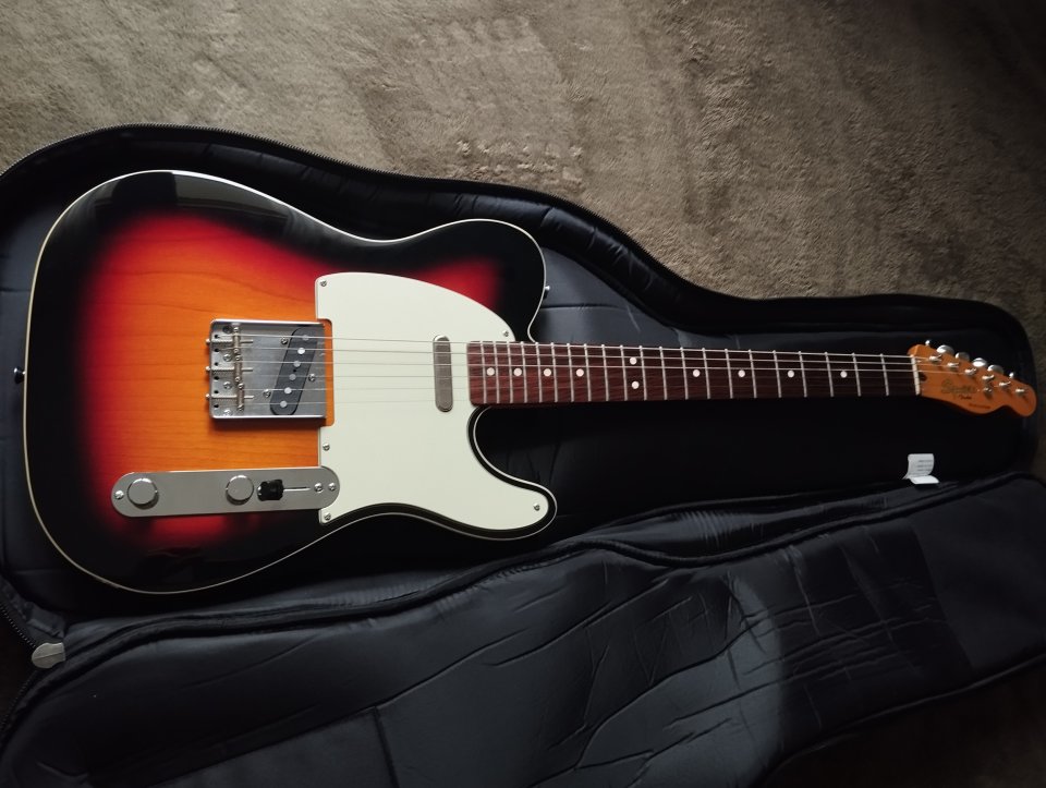 Squier Classic Vibe telecaster Custom 60 de segunda mano · Foto 8 de 9 · Barcelona · 400 €