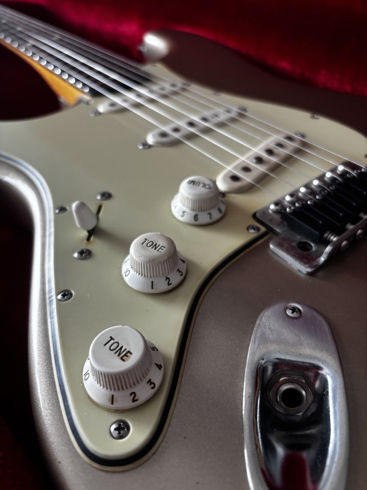 Réplica Stratocaster pre-CBS 1964 Shoreline Gold a piezas Fender ZURDO