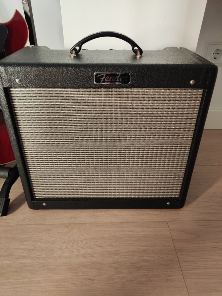Amplificador Fender Blues Junior III de segunda mano · Foto 1 de 4 · Valencia · 450 €