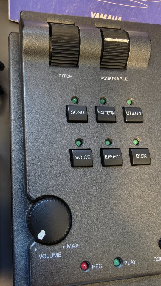 Secuenciador YAMAHA QY700 de segunda mano · Foto 9 de 10 · Tarragona · 320 €