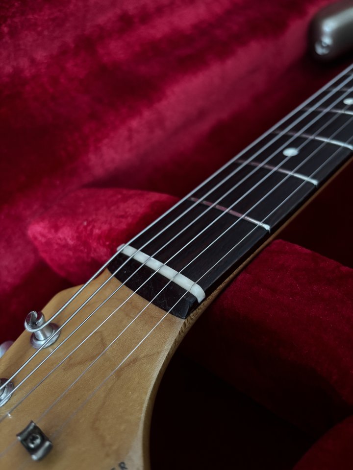 Réplica Stratocaster pre-CBS 1964 Shoreline Gold a piezas Fender ZURDO