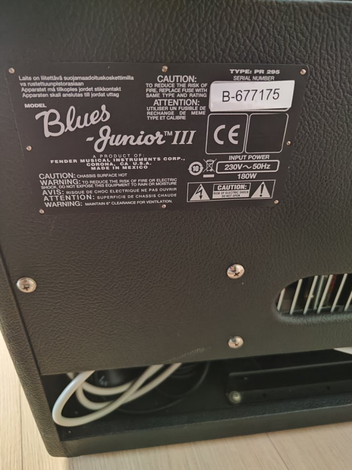 Amplificador Fender Blues Junior III de segunda mano · Foto 4 de 4 · Valencia · 450 €