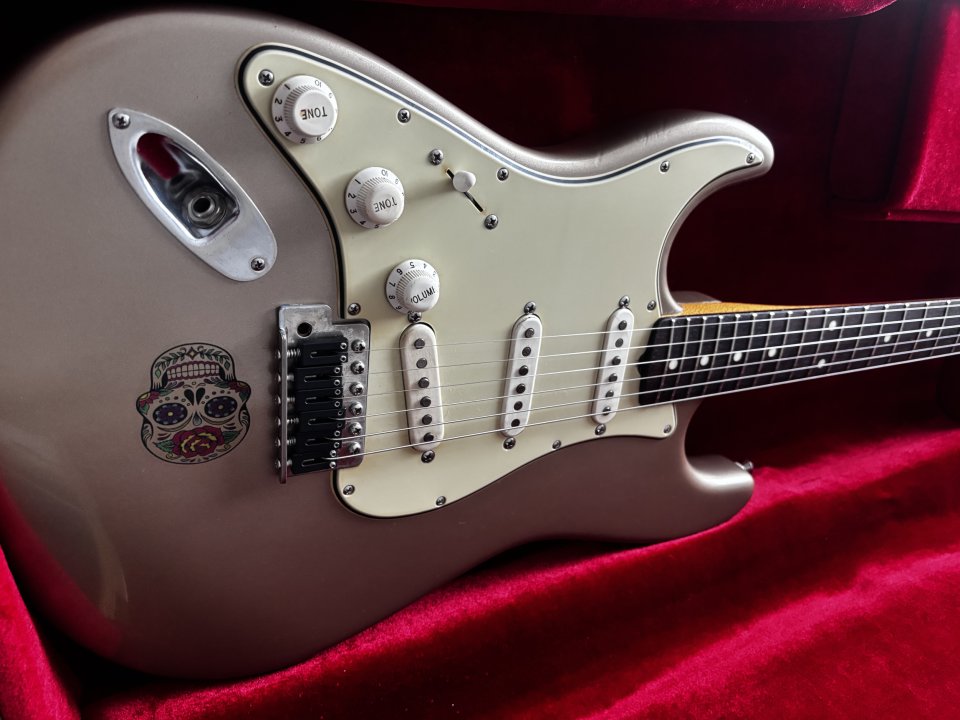 Réplica Stratocaster pre-CBS 1964 Shoreline Gold a piezas Fender ZURDO
