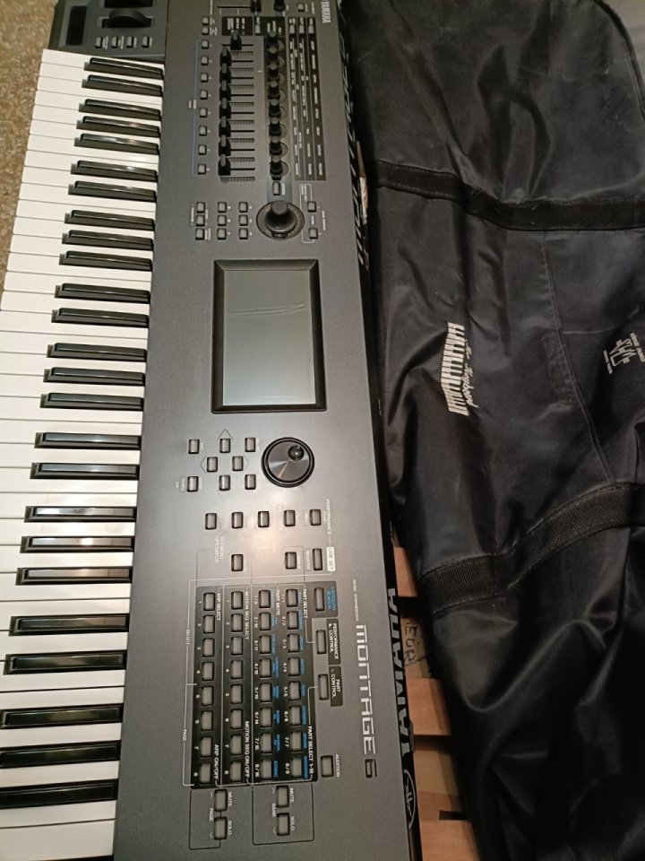 YAMAHA MONTAGE 6 de segunda mano · Foto 4 de 6 · Valencia · 1650 €