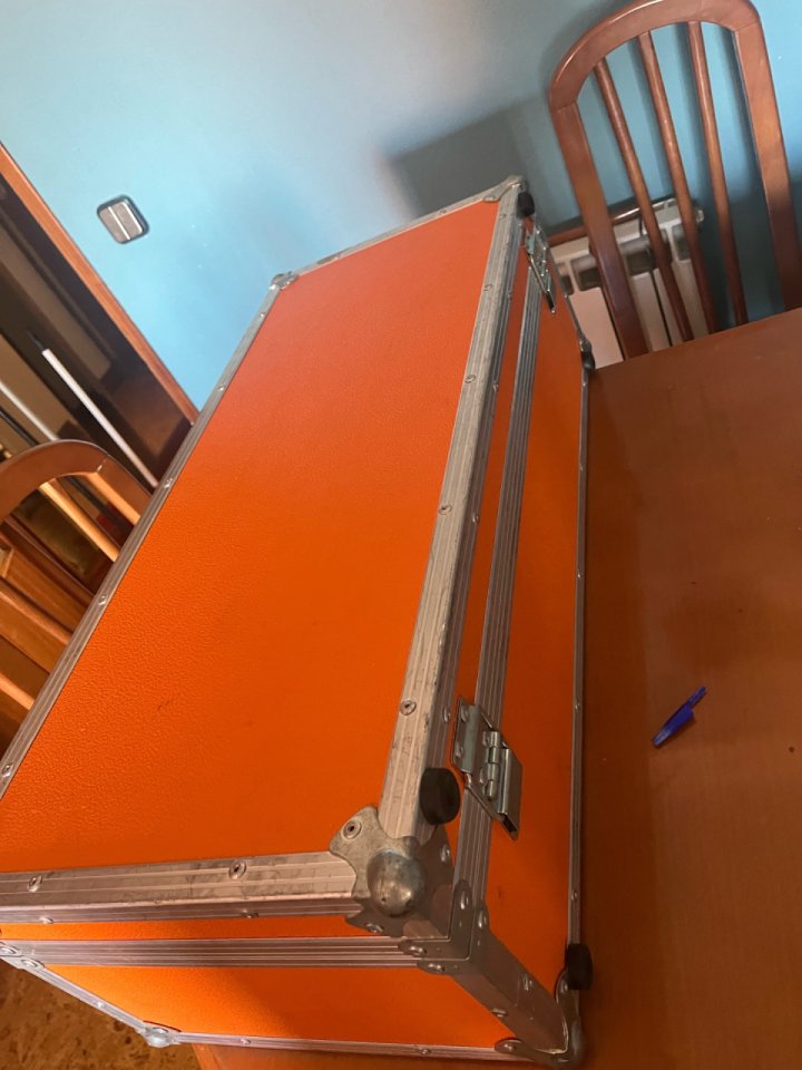 Flightcase y base pedalera de segunda mano · Foto 3 de 10 · Madrid · 100 €
