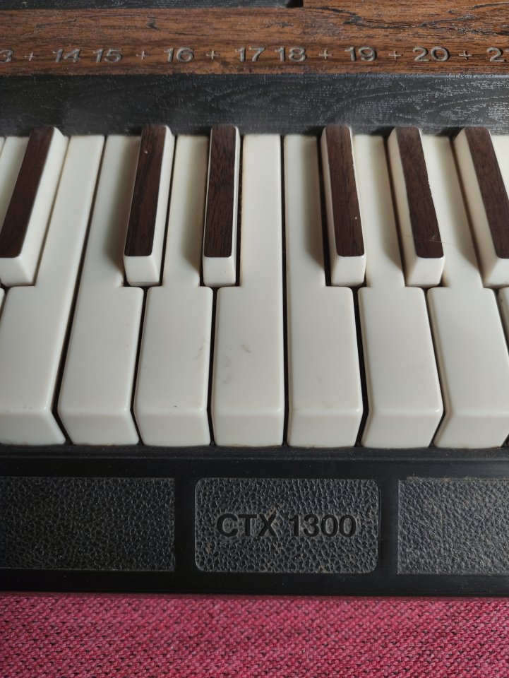 Órgano Graber Rogg CTX 1300