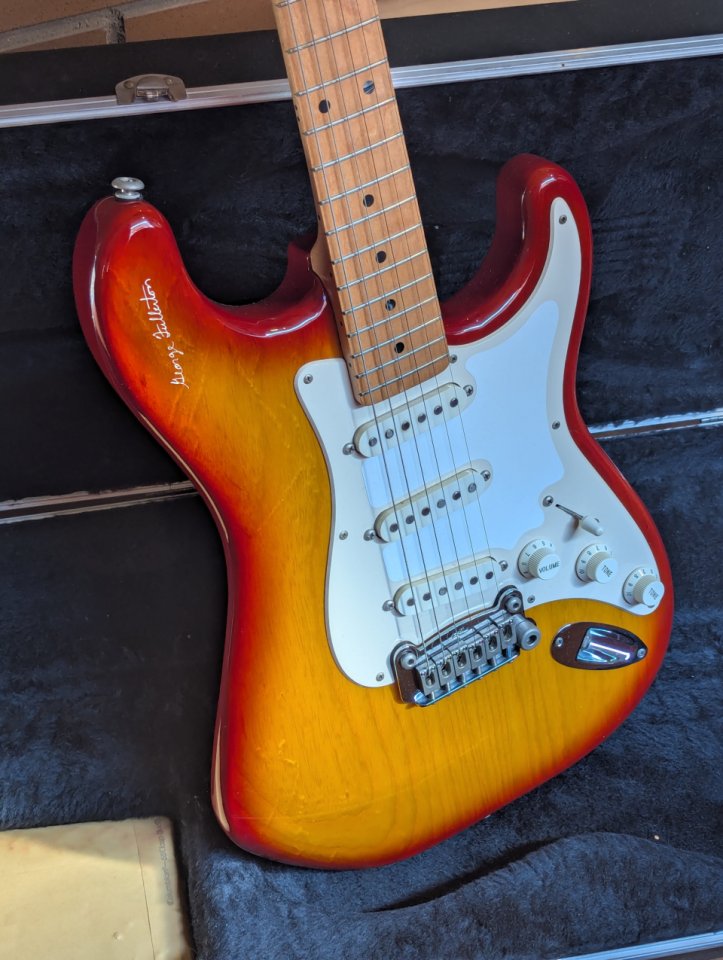 G&L George Fullerton Signature Stratocaster de segunda mano · Foto 2 de 10 · Zaragoza · 1950 €