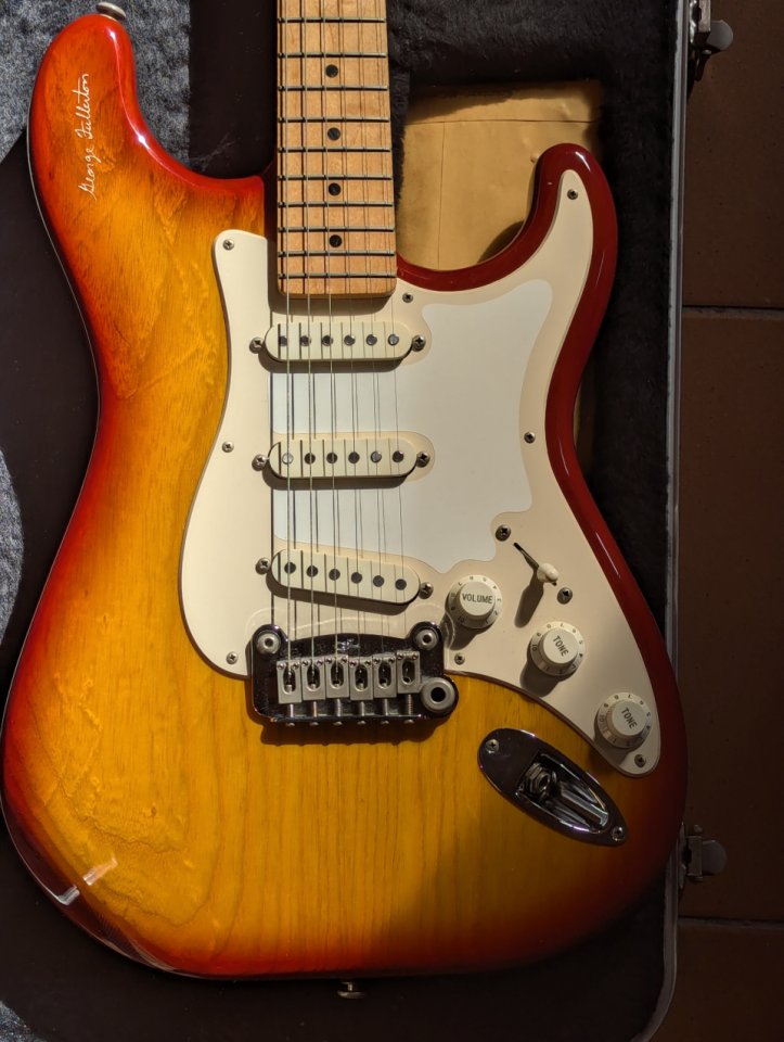 G&L George Fullerton Signature Stratocaster de segunda mano · Foto 3 de 10 · Zaragoza · 1950 €