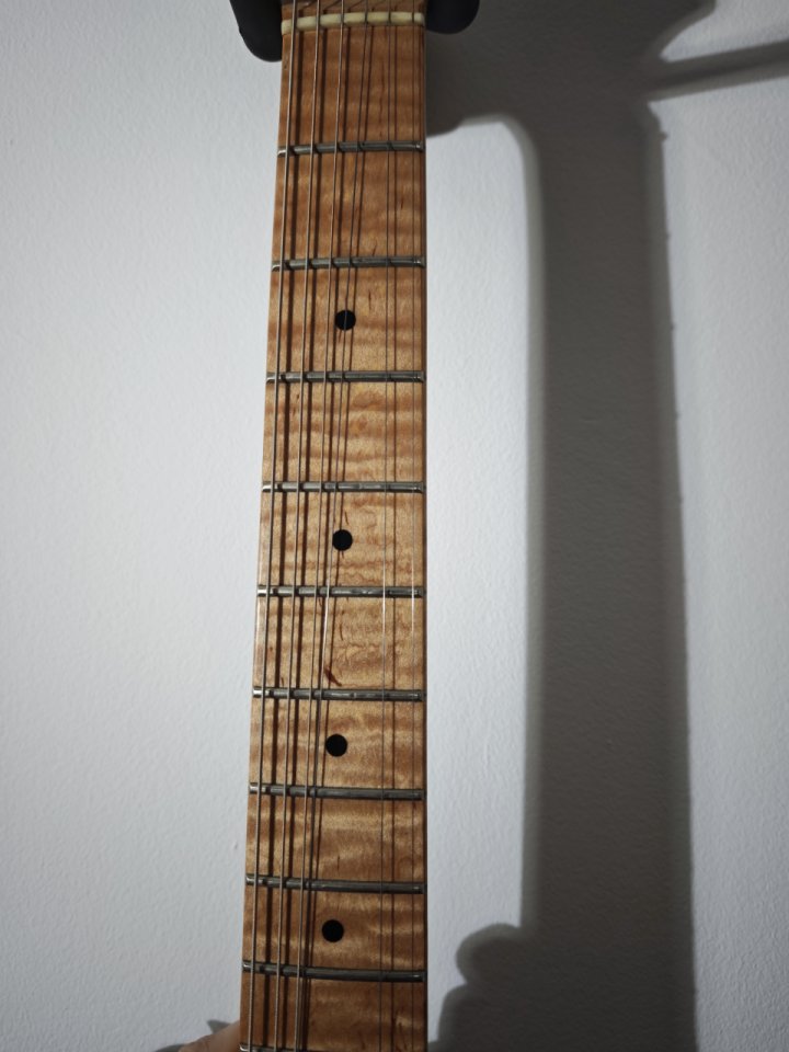 Guitarra por piezas strato