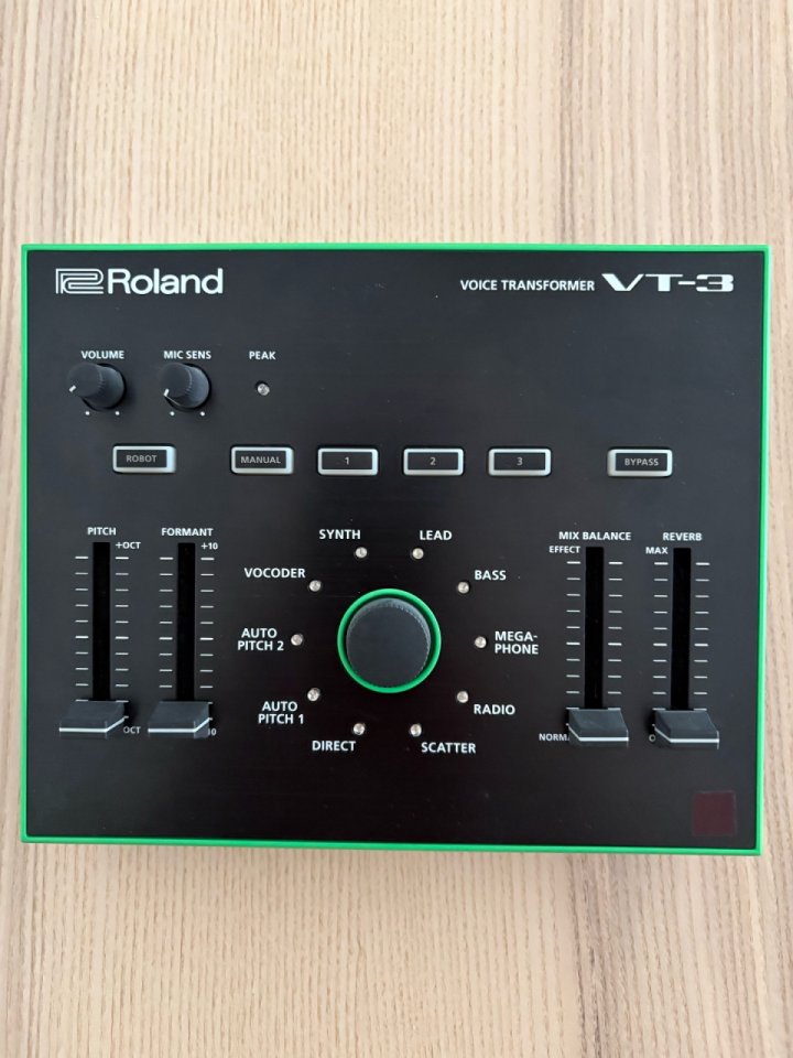 Roland Vt-3 + Decksaver de segunda mano · Foto 1 de 6 · Madrid · 200 €