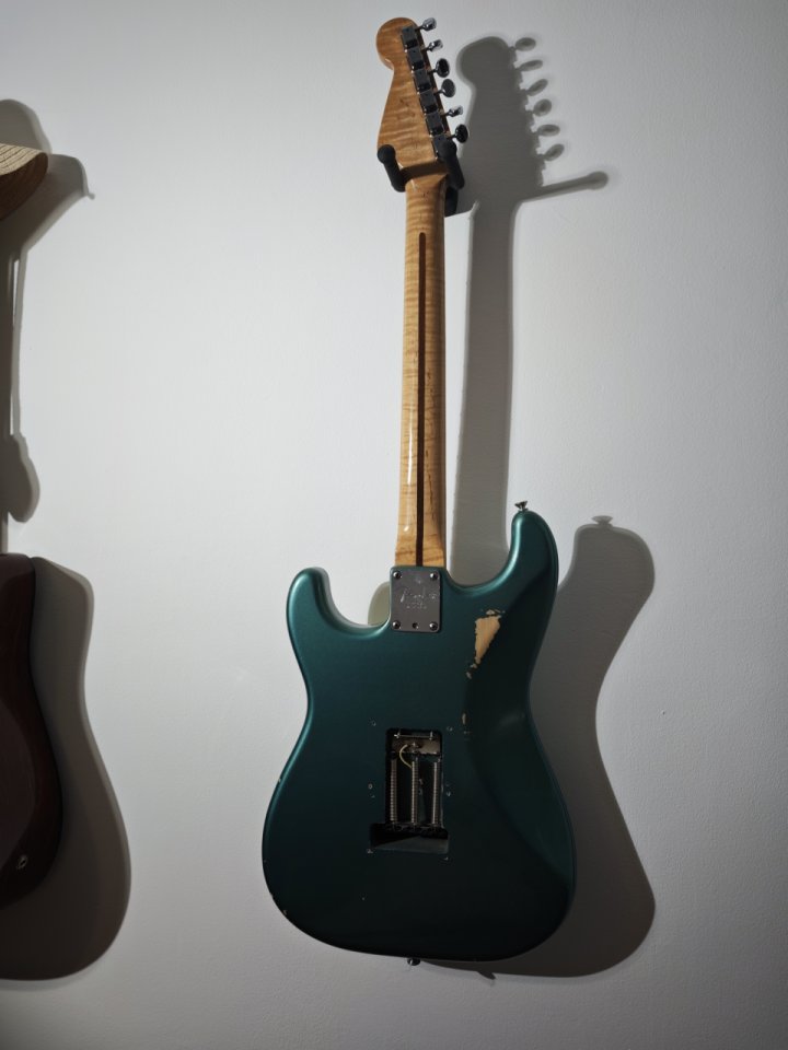 Guitarra por piezas strato