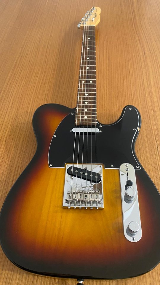 FENDER TELECASTER AMERICAN STANDARD 2009 + estuche duro