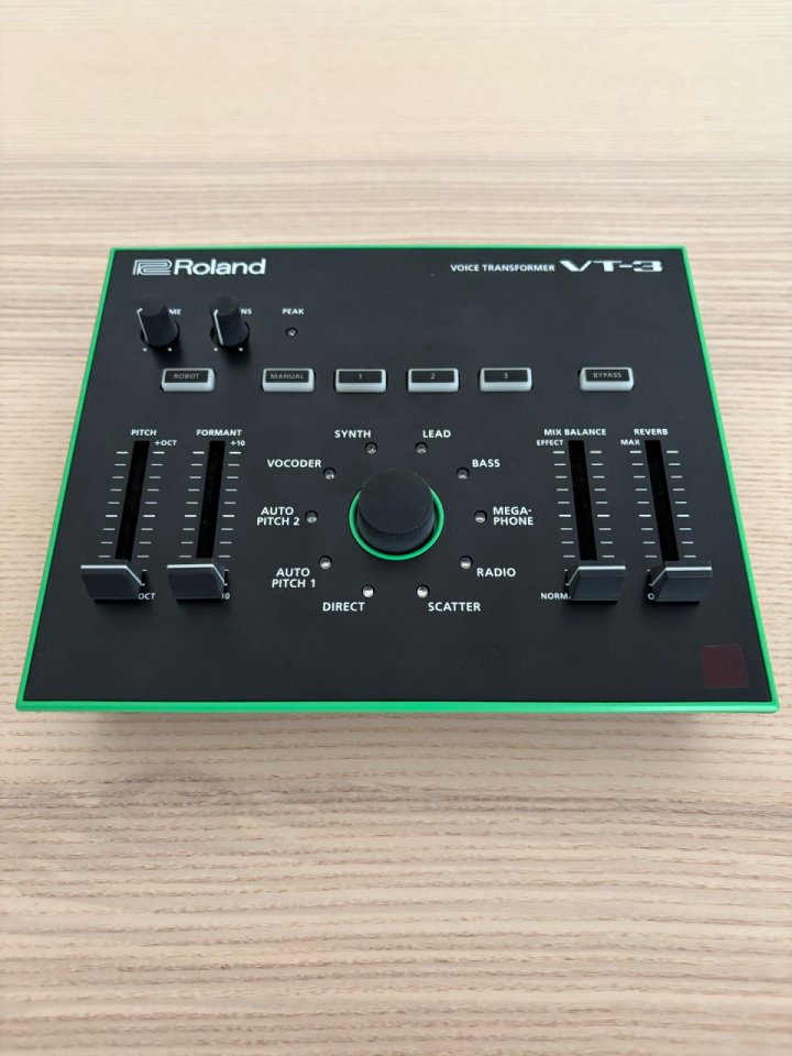 Roland Vt-3 + Decksaver de segunda mano · Foto 2 de 6 · Madrid · 200 €