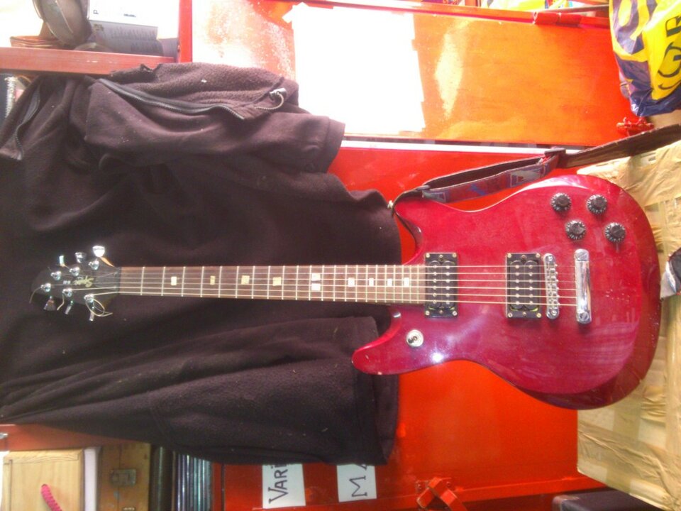 GUITARRA FENDER SQUIER M 80