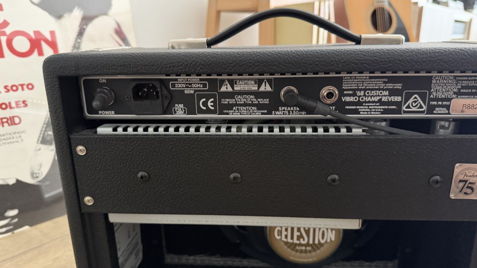 Fender 68 Custom Vibro Champ Reverb de segunda mano · Foto 8 de 9 · Madrid · 800 €