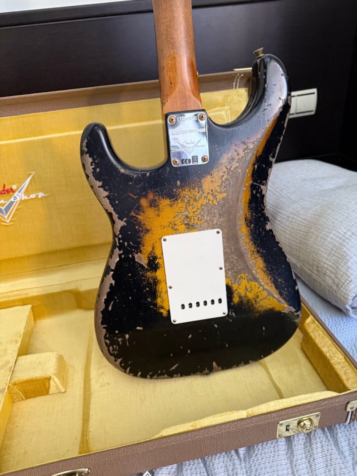 Fender 60 Strat Roasted Super Heavy Relic Black over 2T Sunburst LIM ED