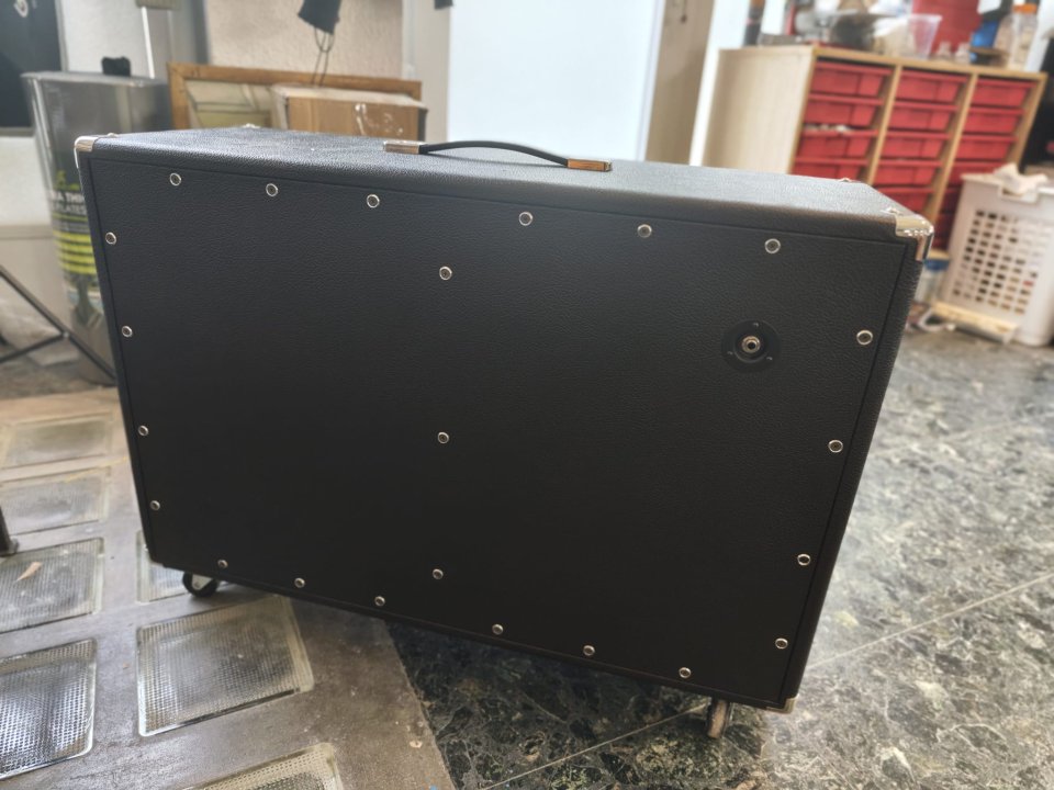 Pantalla 2*12 blackface de segunda mano · Foto 3 de 5 · Madrid · 500 €