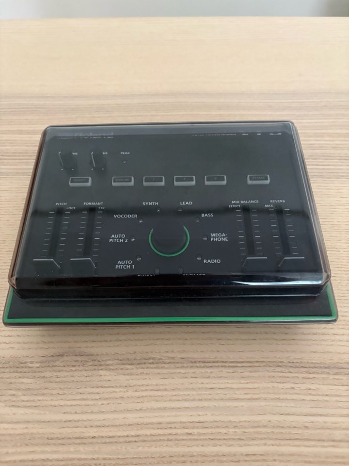 Roland Vt-3 + Decksaver de segunda mano · Foto 6 de 6 · Madrid · 200 €