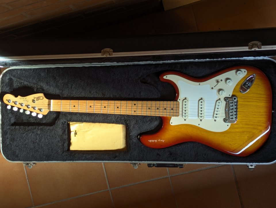 G&L George Fullerton Signature Stratocaster de segunda mano · Foto 9 de 10 · Zaragoza · 1950 €