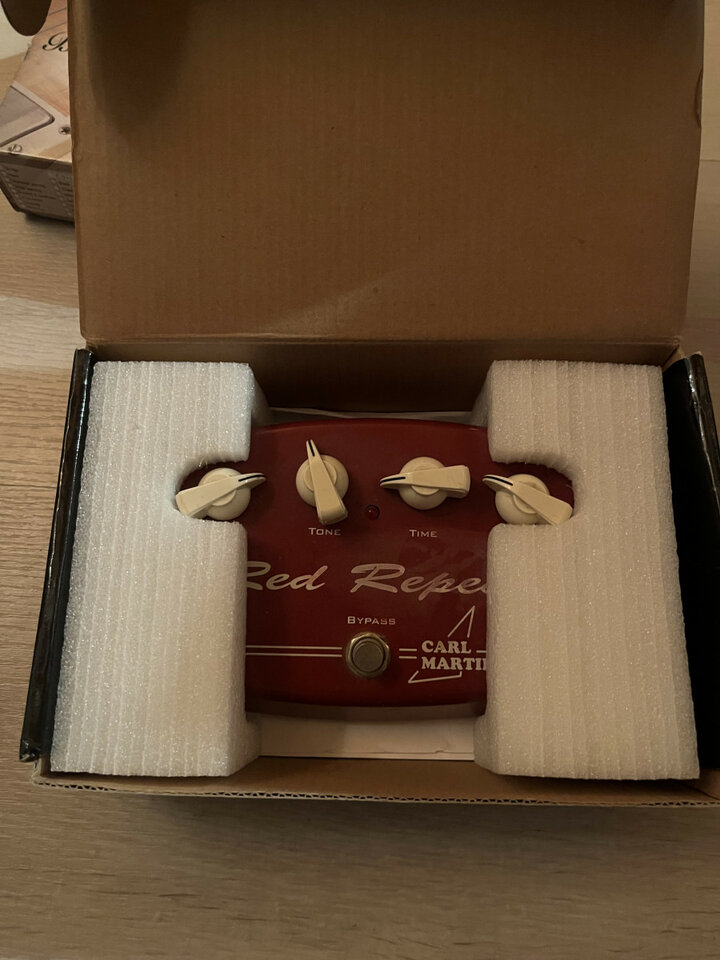 Carl Martin Red repeat
