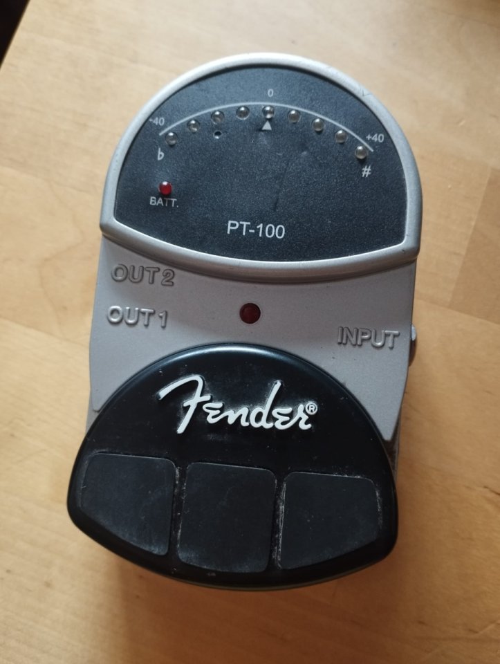 Afinador pedal FENDER de segunda mano · Foto 1 de 2 · Sevilla · 15 €