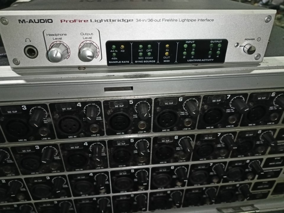 Berhinger ADA8000 de segunda mano · Foto 1 de 4 · Zaragoza · 110 €