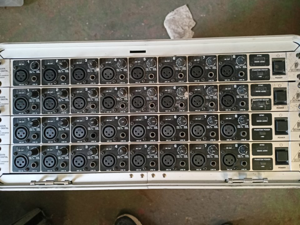 Berhinger ADA8000 de segunda mano · Foto 2 de 4 · Zaragoza · 110 €