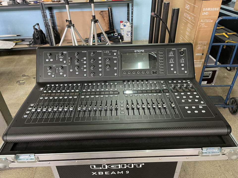 MIDAS M32 Live + Case