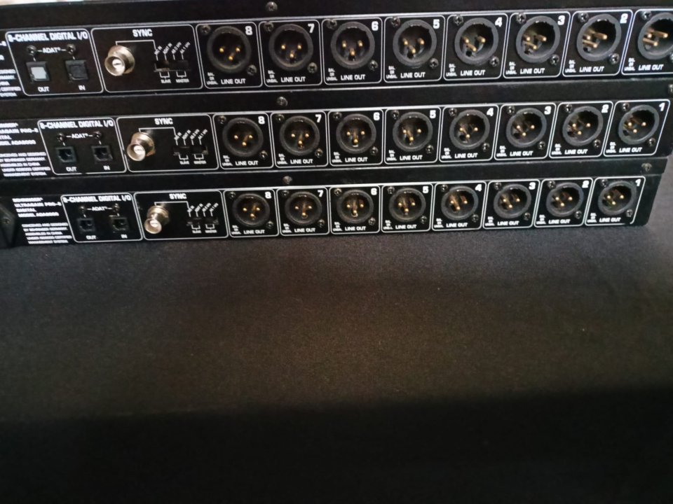 Berhinger ADA8000 de segunda mano · Foto 3 de 4 · Zaragoza · 110 €