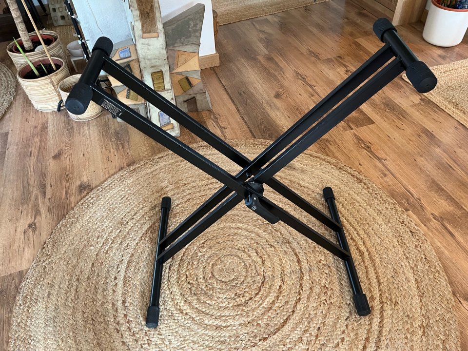 Soporte para teclado K&M 18993 Rick 20 Black de segunda mano · Foto 1 de 9 · Alicante · 50 €