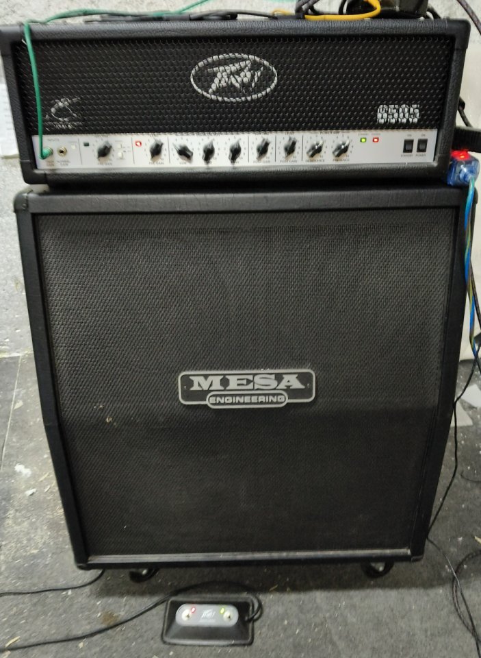 Pack Brutal: Cabezal Peavey 6505 (120W) + Pantalla Mesa Boogie 4x12 Oversize de segunda mano · Foto 1 de 10 · León · 1700 €